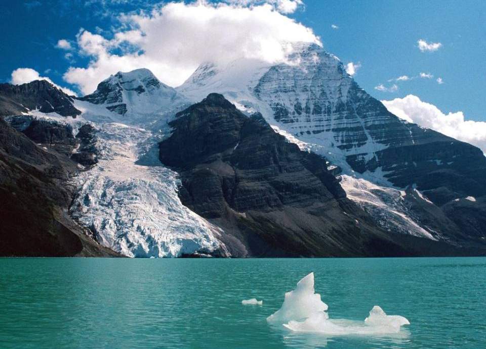 Mount Robson and Berg Lake-Canadian Rochies