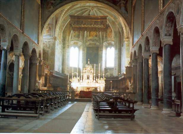 Umbria - Perugia ( Interno della Basilica di San Pietro )