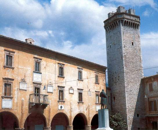 Umbria - Trevi ( Palazzo Comunale )