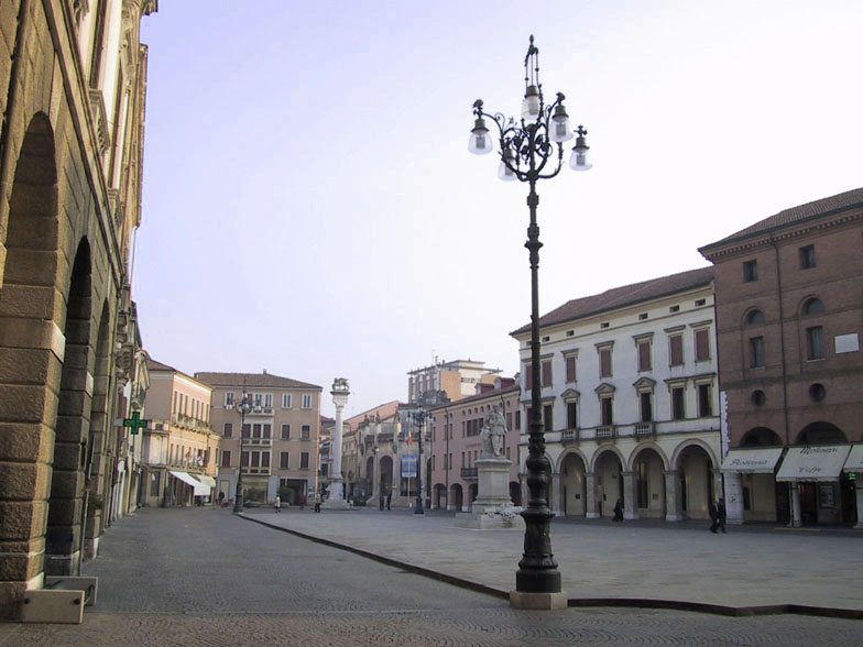 Rovigo (piazza Vittorio Emanuale)